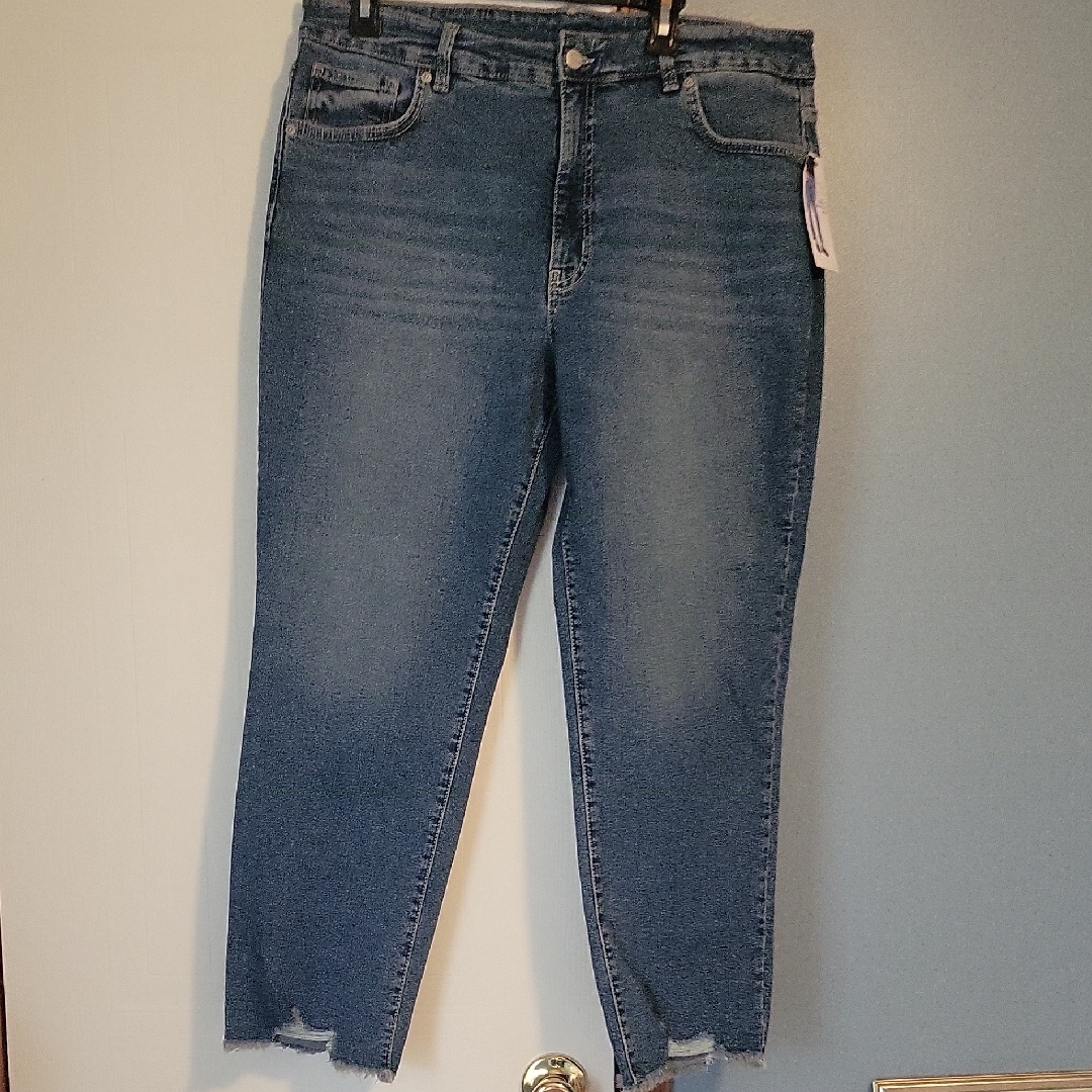 Time & Tru Women's Distressed Mid-Blue Straight Leg Ankle Jeans Size 16 (#1)